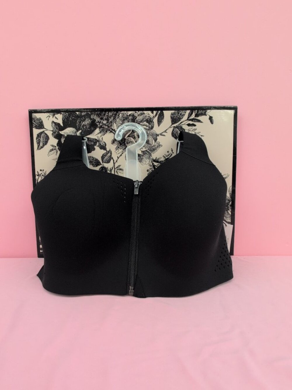 Victoria Secret Featherweight Max Front Close Sports Bra 36D Black